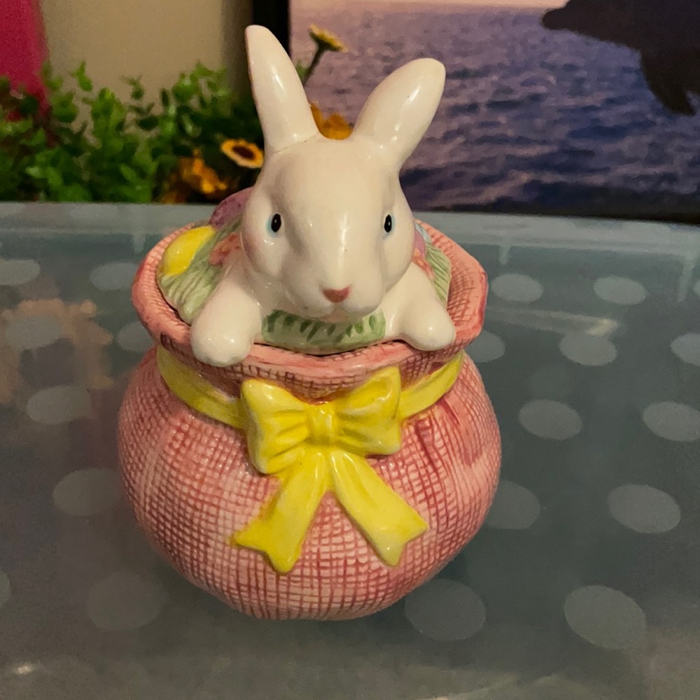 Vintage Easter Candy Bowl with Bunny 🐰